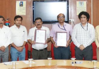 CSIR-CRRI  signed the Technology Transfer Agreement for “TwoPack-PatchFILL:Two Pack On-site Pothole Filling Mix” with M/s Cat’s Whiskers Pvt Limited, West Bengal