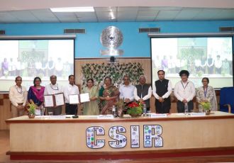 Strengthening "AtmanirbharBharat" in infrastructure, DG Dr. N. Kalaiselvi & Director Dr. Ch. Ravi Sekhar facilitated the commercial transfer of 4 path-breaking indigenous technologies to industry partners at CSIR HQ, New Delhi