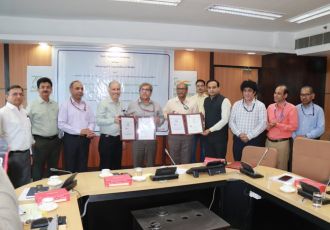 Transforming Delhi's urban roads, CSIR-CRRI & MCD signed an MoA for structural assessment, quality control, & capacity building.