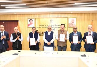 Four MoUs were signed in presence of Hon'ble Minister Sh. Bhupender Yadav to implement a Standard Framework & Road Asset Management System for sustainable urban roads. Four MoUs were signed in presence of Hon'ble Minister Sh. Bhupender Yadav to implement a Standard Framework & Road Asset Management System for sustainable urban roads.