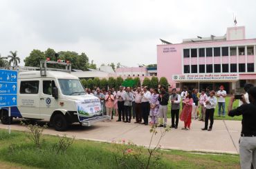 Dr. Ch. Ravi Sekhar, Director flagged off newly procured Network Survey Vehicle (NSV) graced by Dr. T. Bhaskar, Director, CSIR-AMPRI.